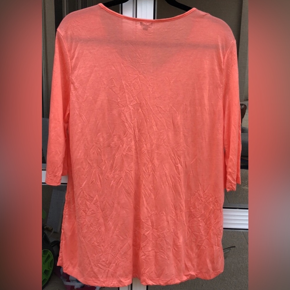 NWOT! - SHANA Tunic Top w/Button Detailing - Picture 6 of 6